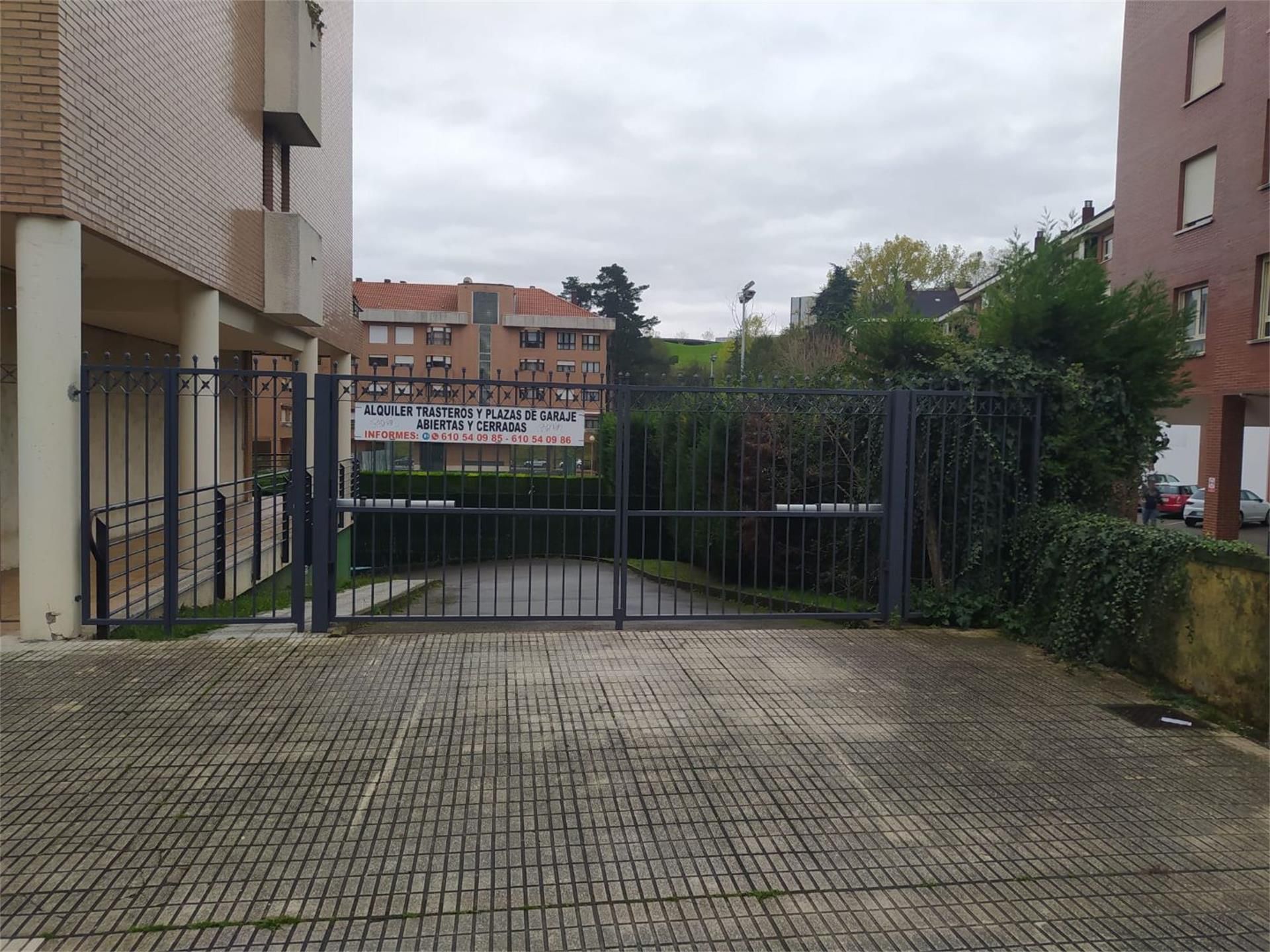 Parking of Box room to rent in Oviedo 