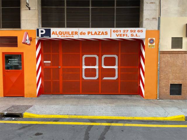 Garaje en Alquiler en Calle Obispo Salinas en Zona Avenida del Mar