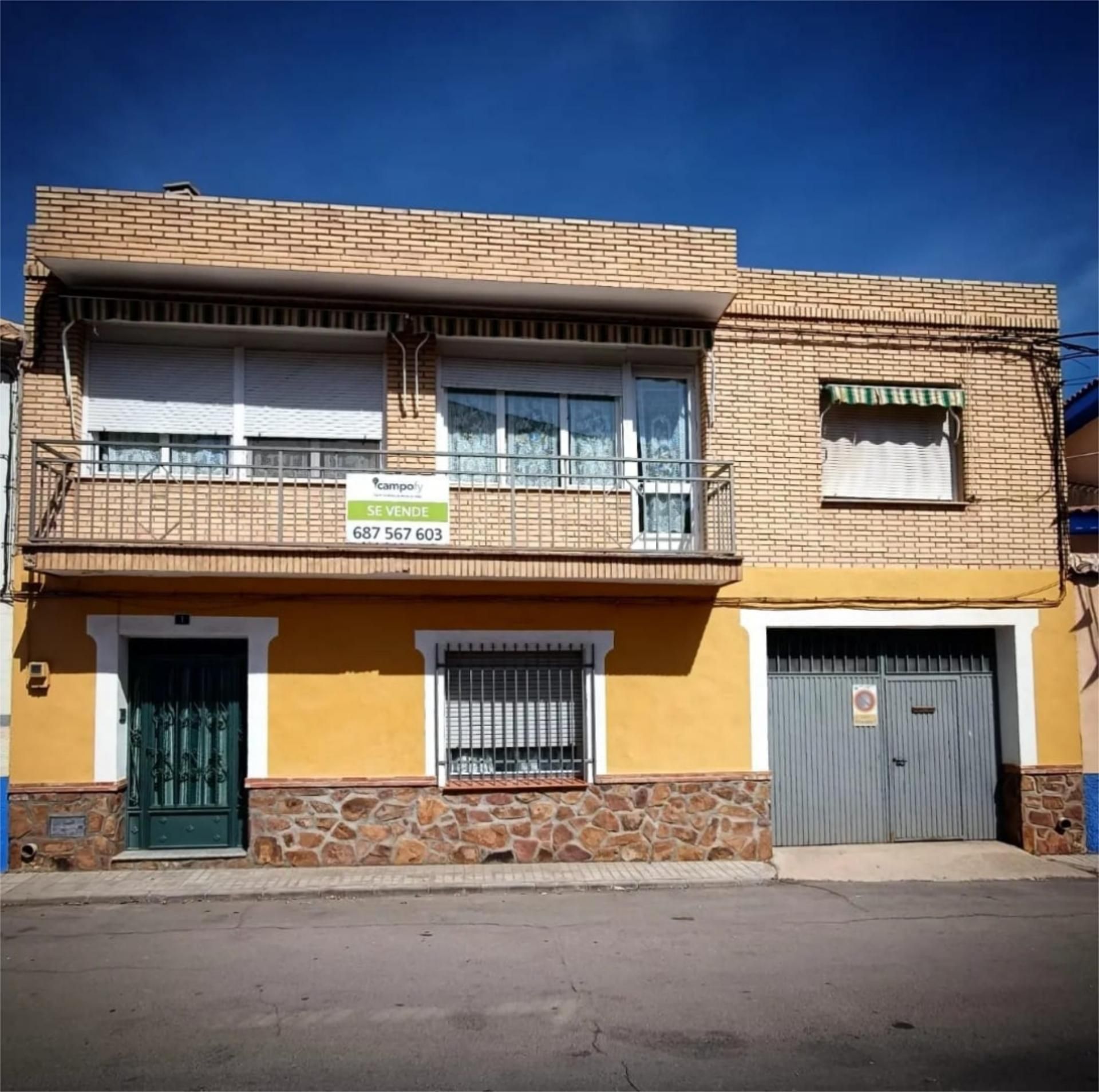 Vista exterior de Casa o xalet en venda en Urda amb Calefacció, Terrassa i Moblat