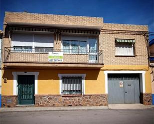 Vista exterior de Casa o xalet en venda en Urda amb Terrassa i Balcó