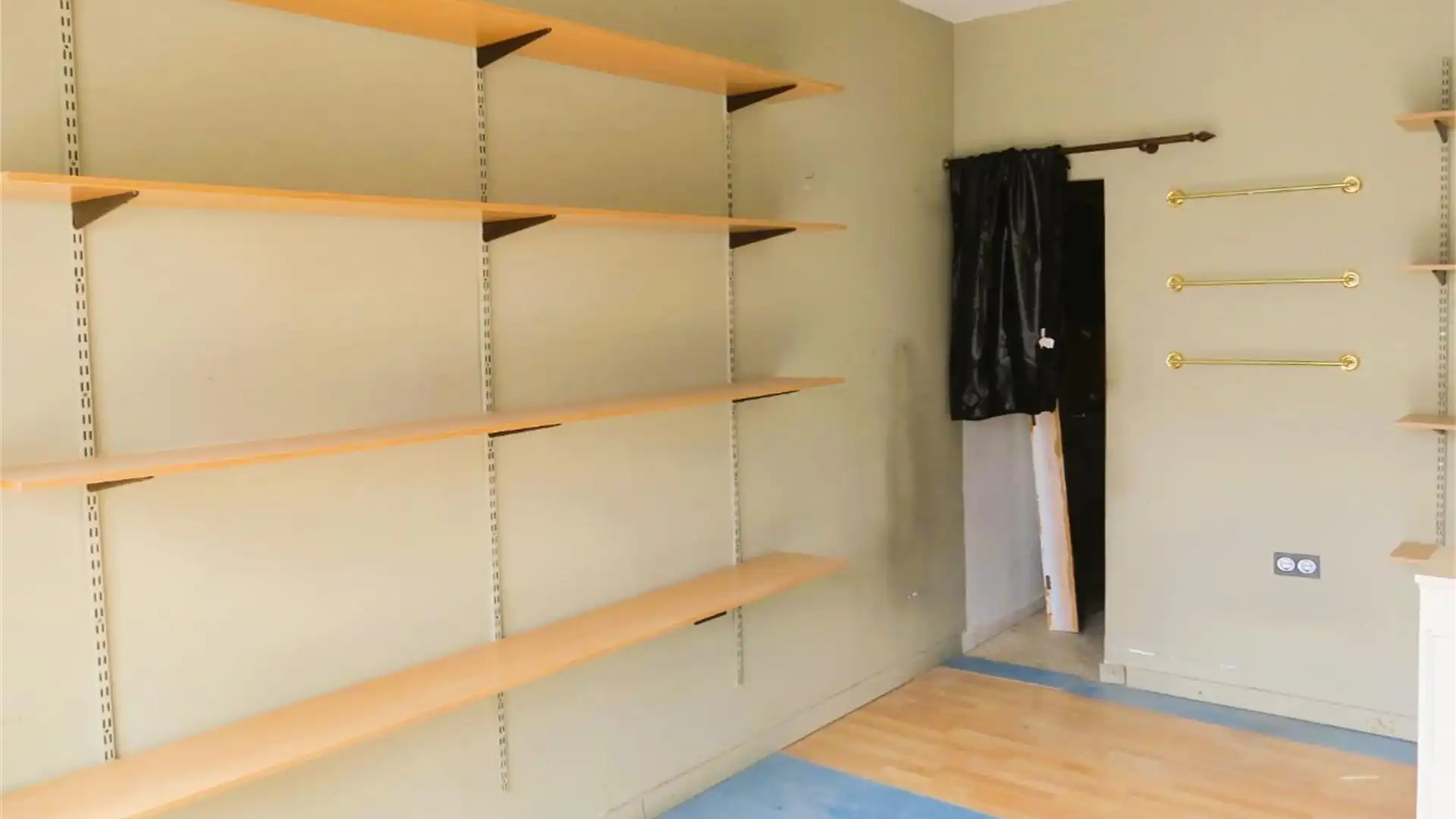 Local en venta en Gines con Aire acondicionado y Calefacción