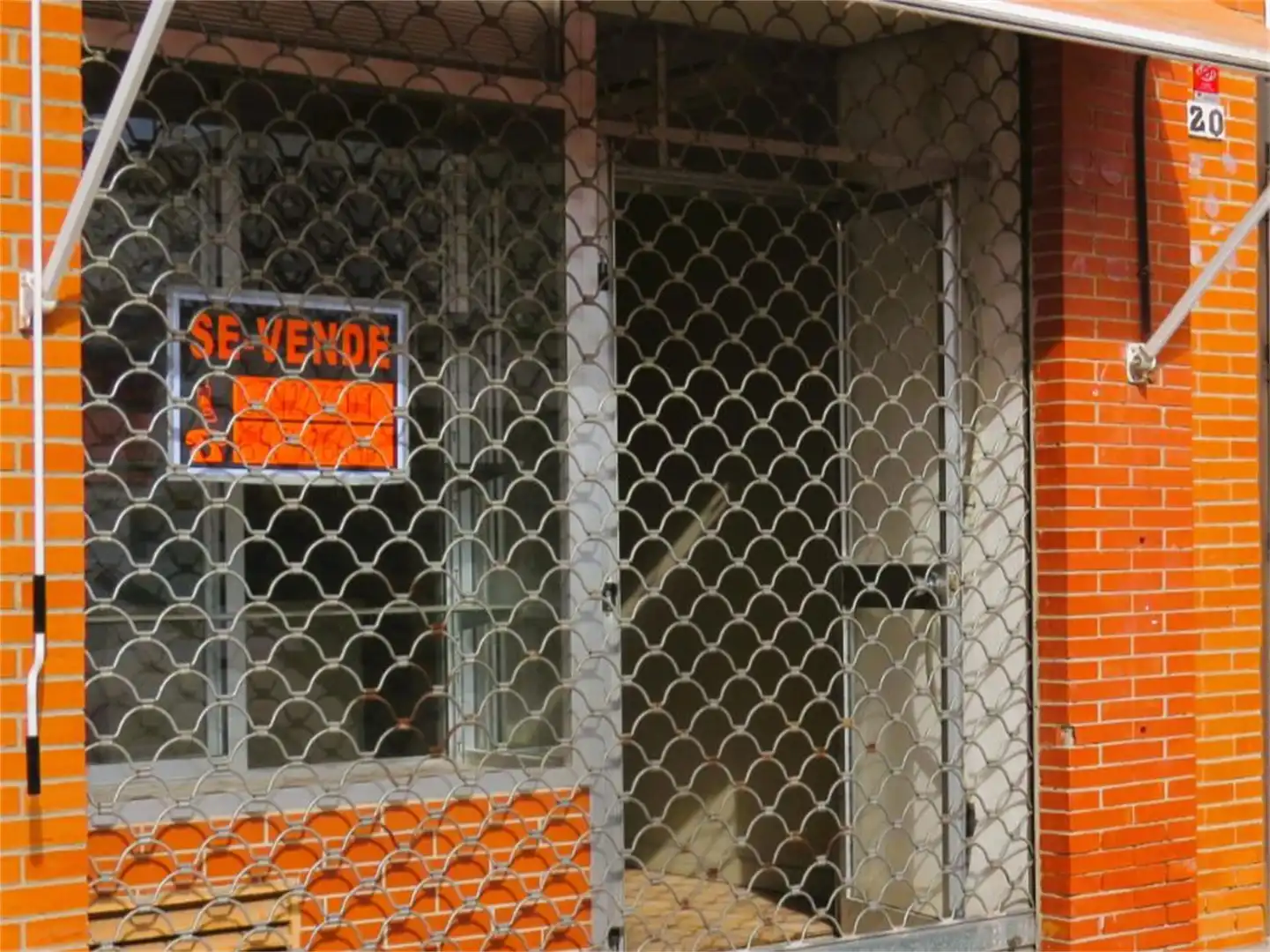Local en venta en Calle Pío XII, Gines Local en venta en Gines con Aire acondicionado y Calefacción