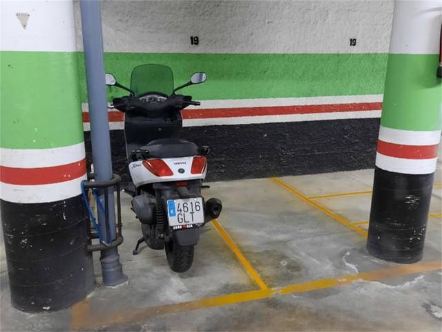 Garaje en Alquiler en Passeig de la Vilafranca en Ametllers - Poble-Sec