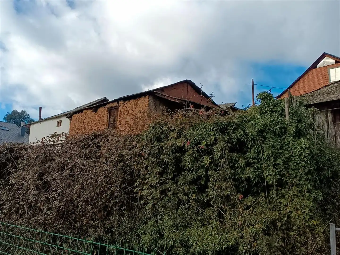 Houses for sale in Calle Era Arlanza, 18, Bembibre Exterior view of Houses for sale in Bembibre with Private garden and Balcony