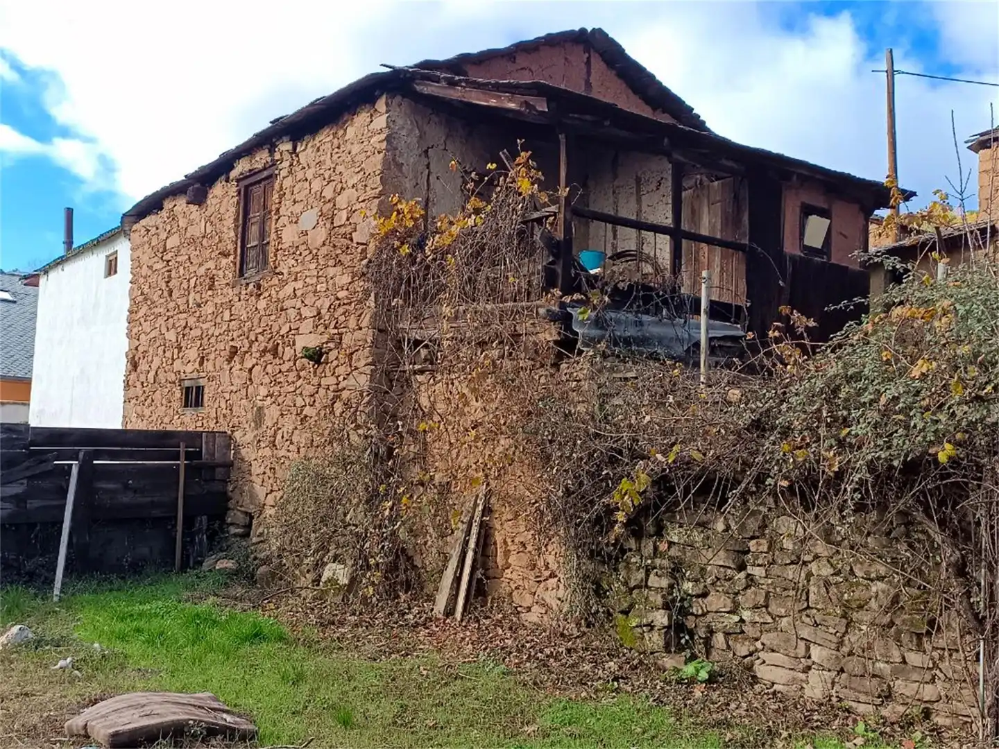 Houses for sale in Calle Era Arlanza, 18, Bembibre Exterior view of Houses for sale in Bembibre with Private garden and Balcony