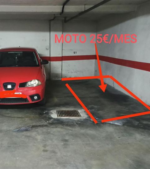 Foto 2 de Garaje de alquiler en Calle Alcalde de la Cruz Ceballos, 11, Ciudad Jardín - Zoco, Córdoba Capital