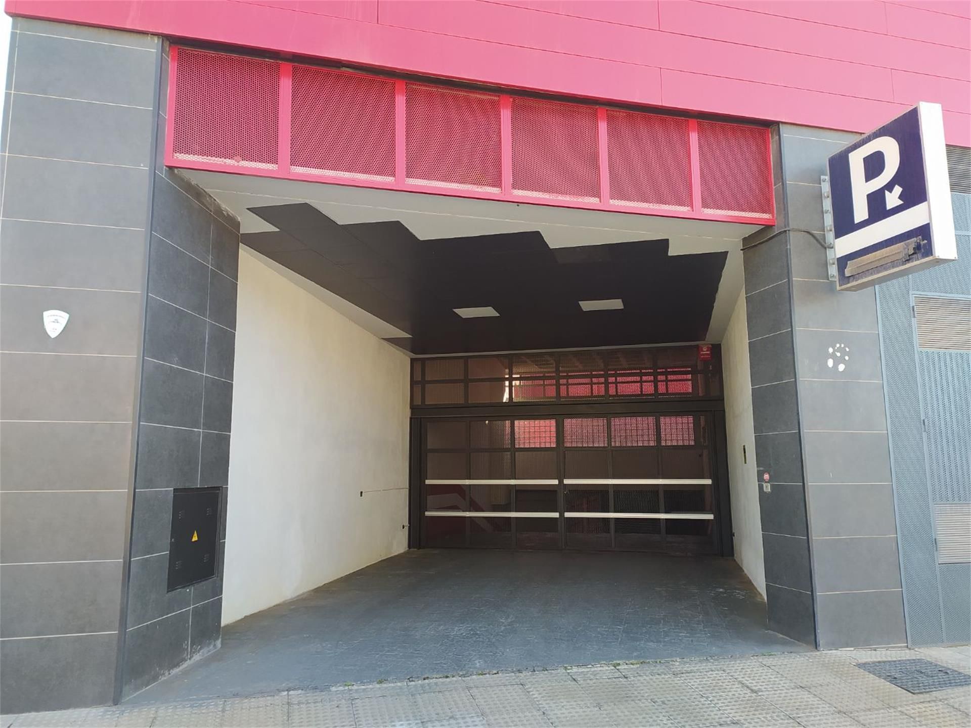Garage to rent in Avenida Fernando de los Ríos, Parque Lagos