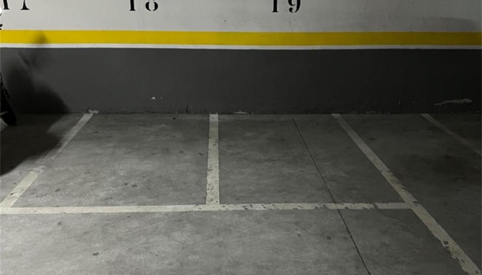 Garage to rent in Calle Alcalde Henche de la Plata, Sanchinarro, Madrid - image 1 Photo 1 of Garage to rent in Calle Alcalde Henche de la Plata, Sanchinarro, Madrid