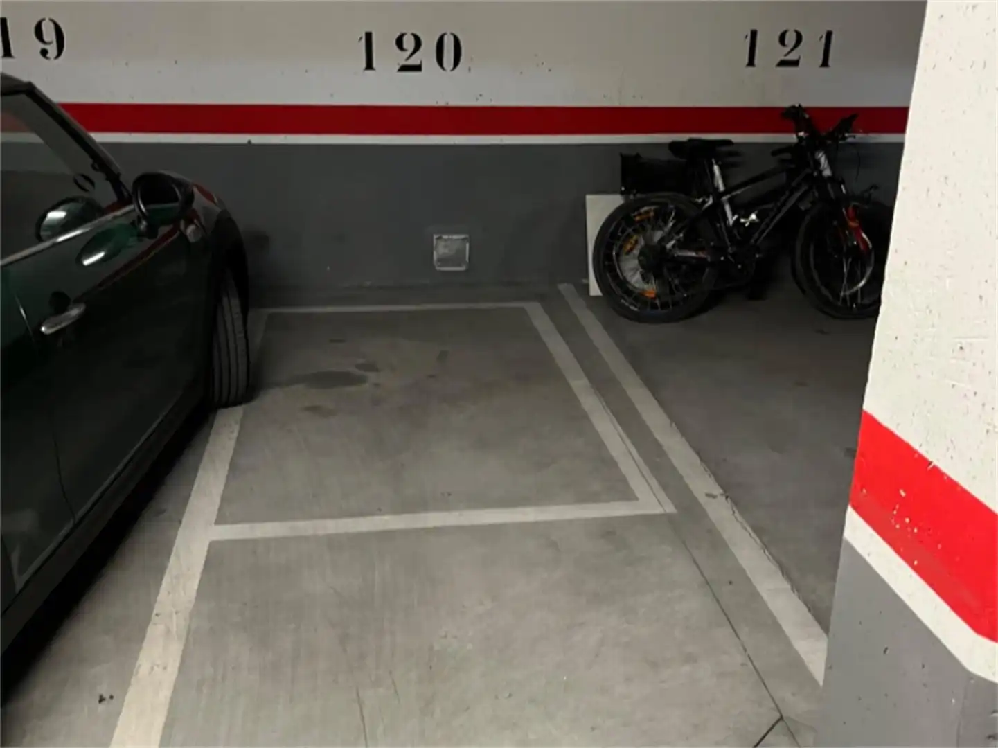 Parking of Garage for rent in Madrid