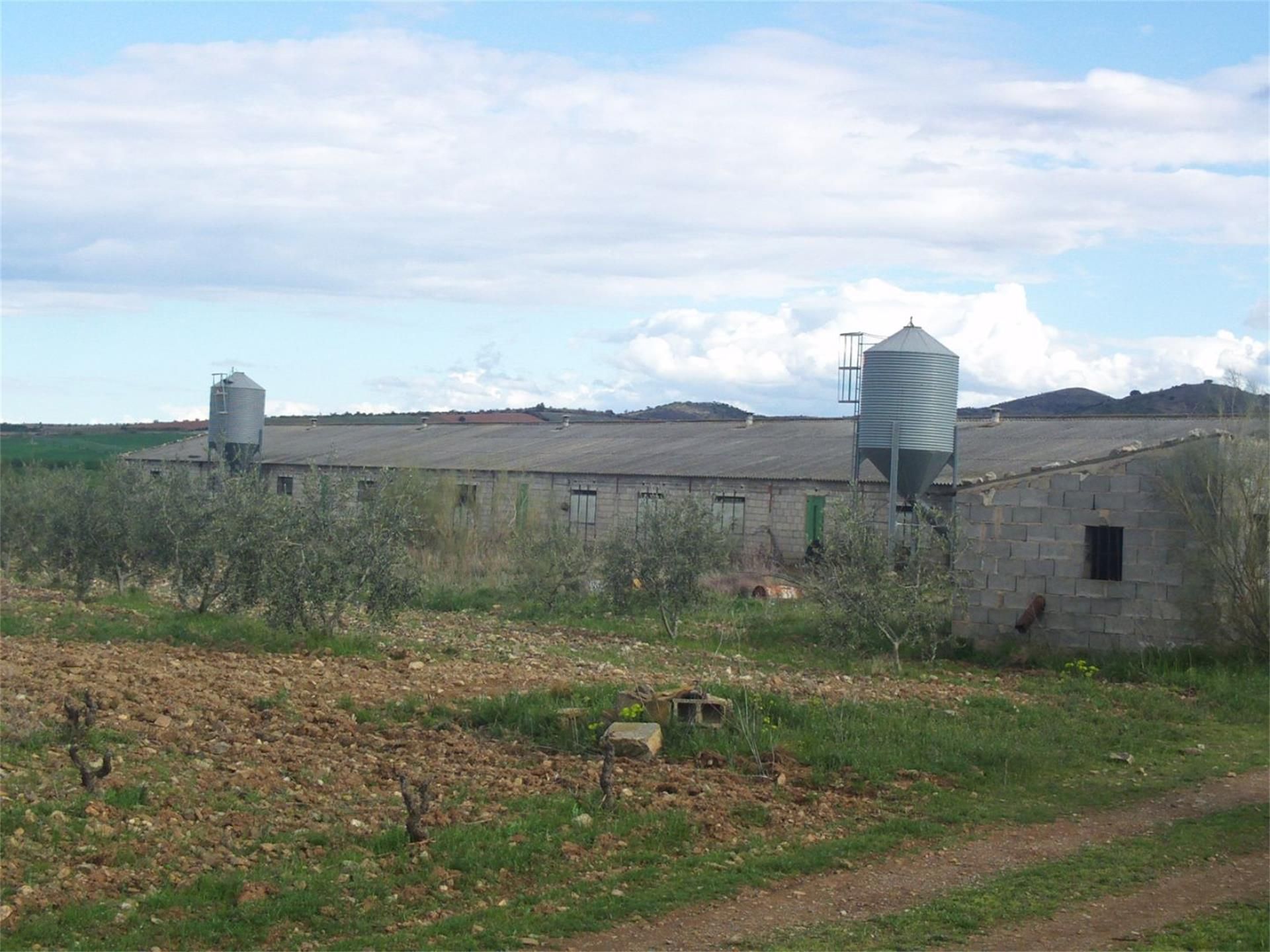Außenansicht von Country house zum verkauf in Alpartir