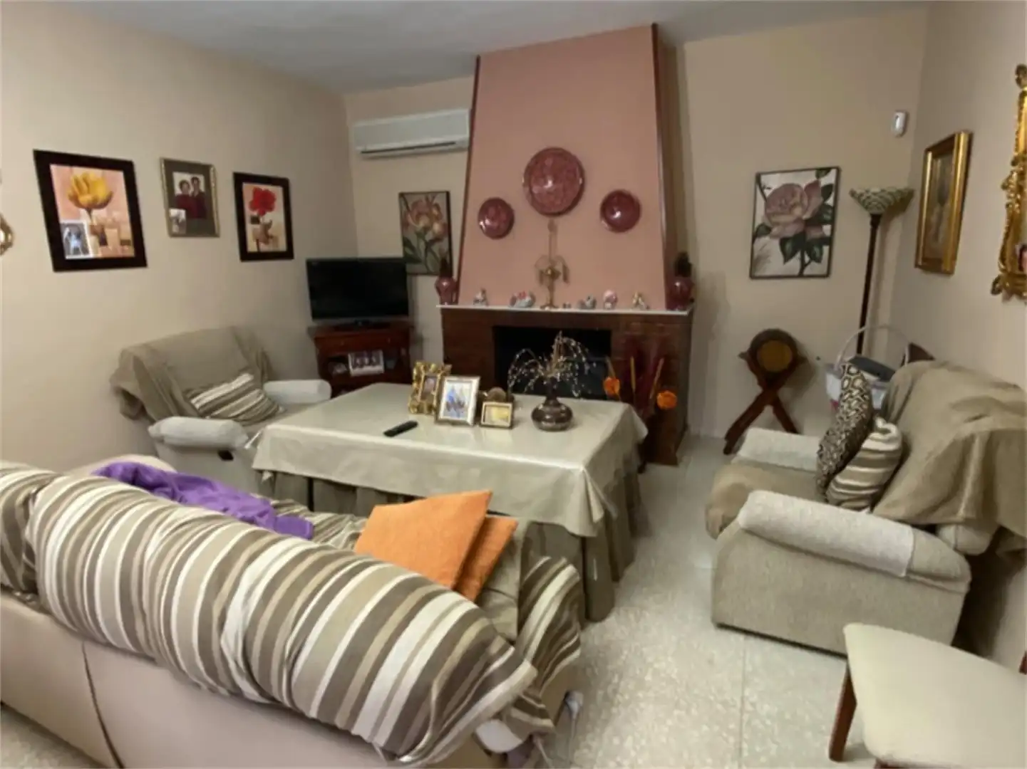 Wohnzimmer von Country house zum Verkauf in Coria del Río mit Klimaanlage, Heizung und Privatgarten