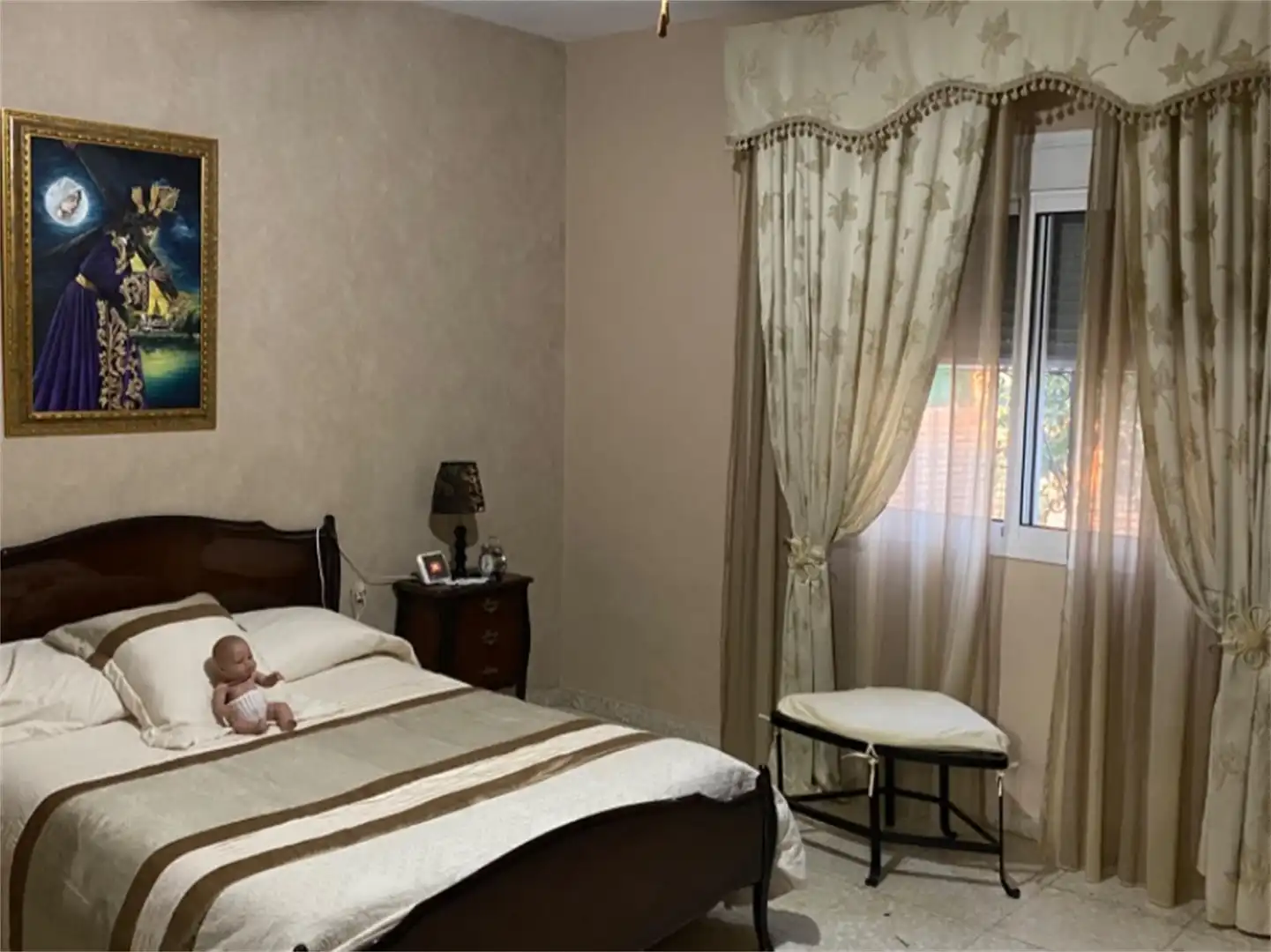 Schlafzimmer von Country house zum Verkauf in Coria del Río mit Klimaanlage, Heizung und Privatgarten
