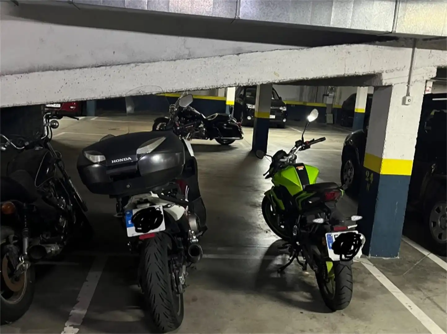 Garage for rent in Calle de Silvano, Canillas Parking of Garage for rent in Madrid