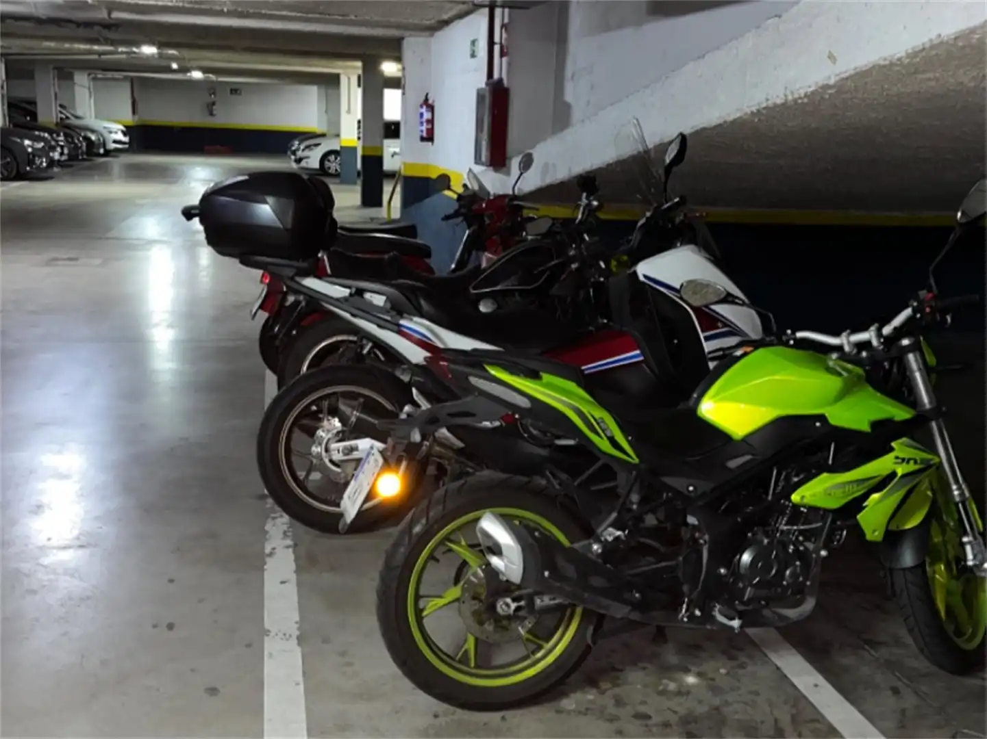 Garage for rent in Calle de Silvano, Canillas Parking of Garage for rent in Madrid