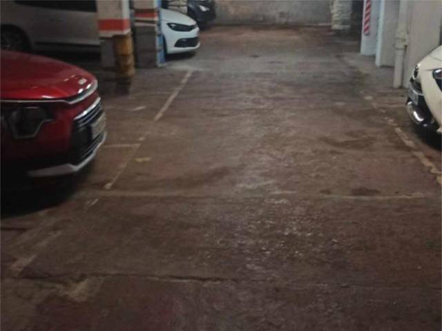 Garaje en Venta en Calle Zumalacárregi en La Paz - El Carmen - Anunciación
