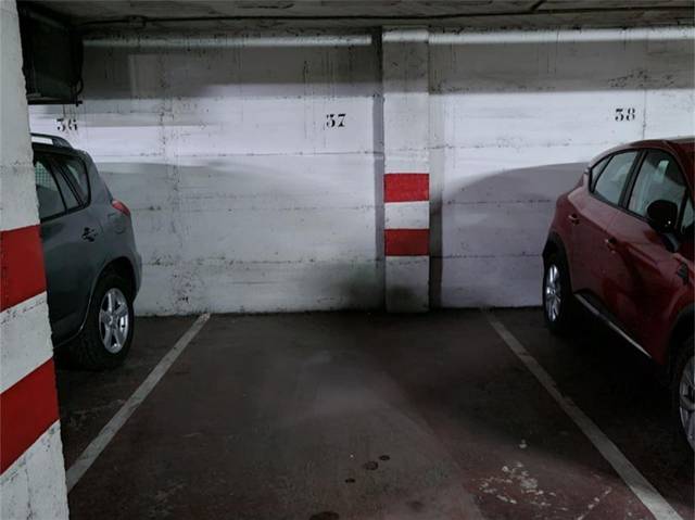 Garaje en Alquiler en Avenida Eduardo Dato en La Buhaira