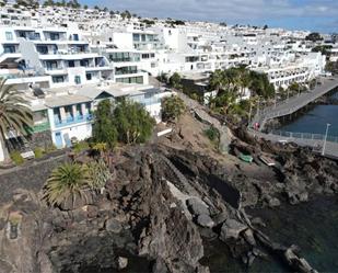 Vista exterior de Casa adosada en venda en Tías amb Aire condicionat i Balcó