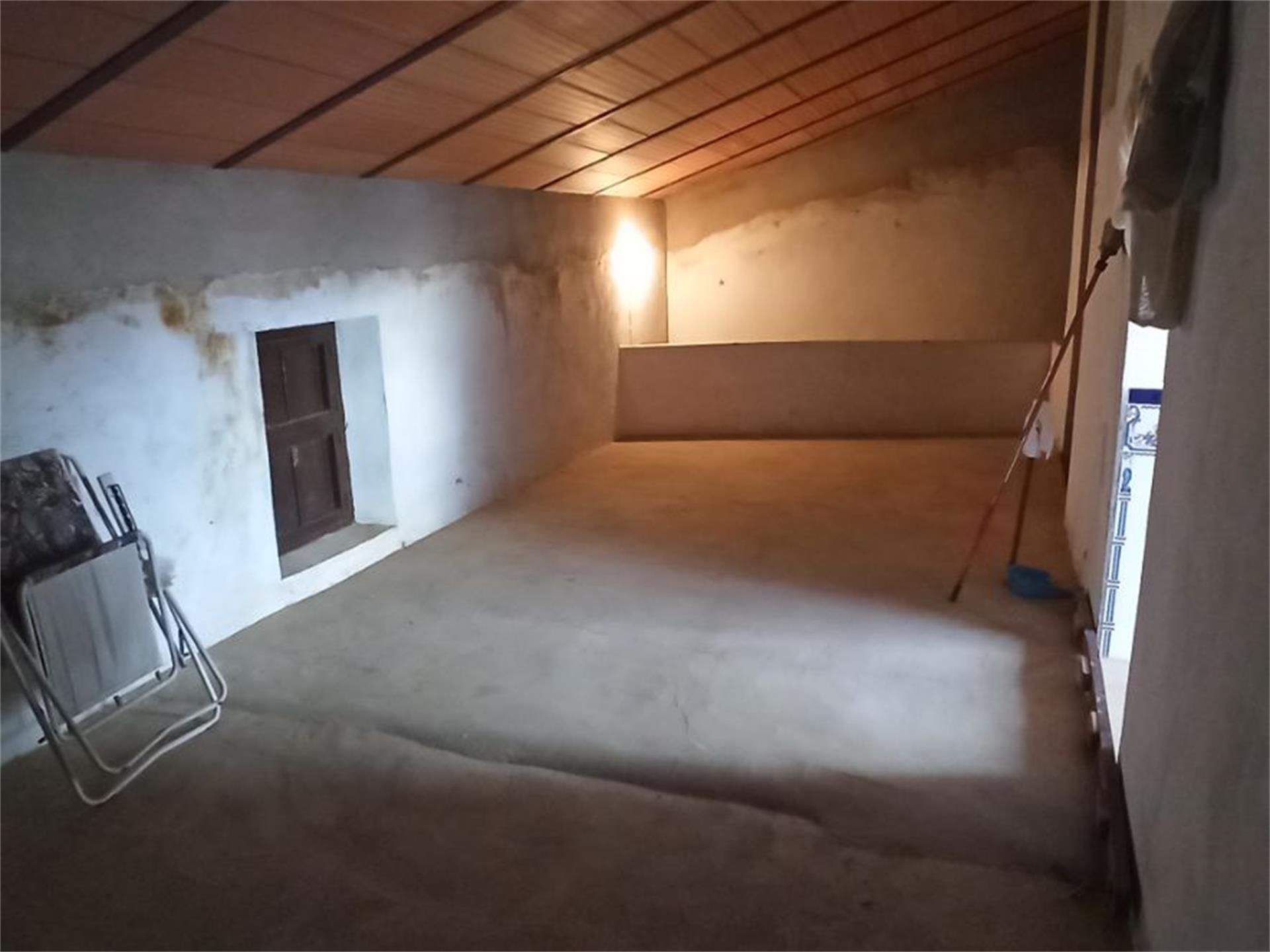 Casa adosada en venda en Almoharín amb Moblat i Balcó
