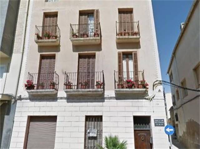 Local comercial en Alquiler en Plaça del Comerç en Gandesa