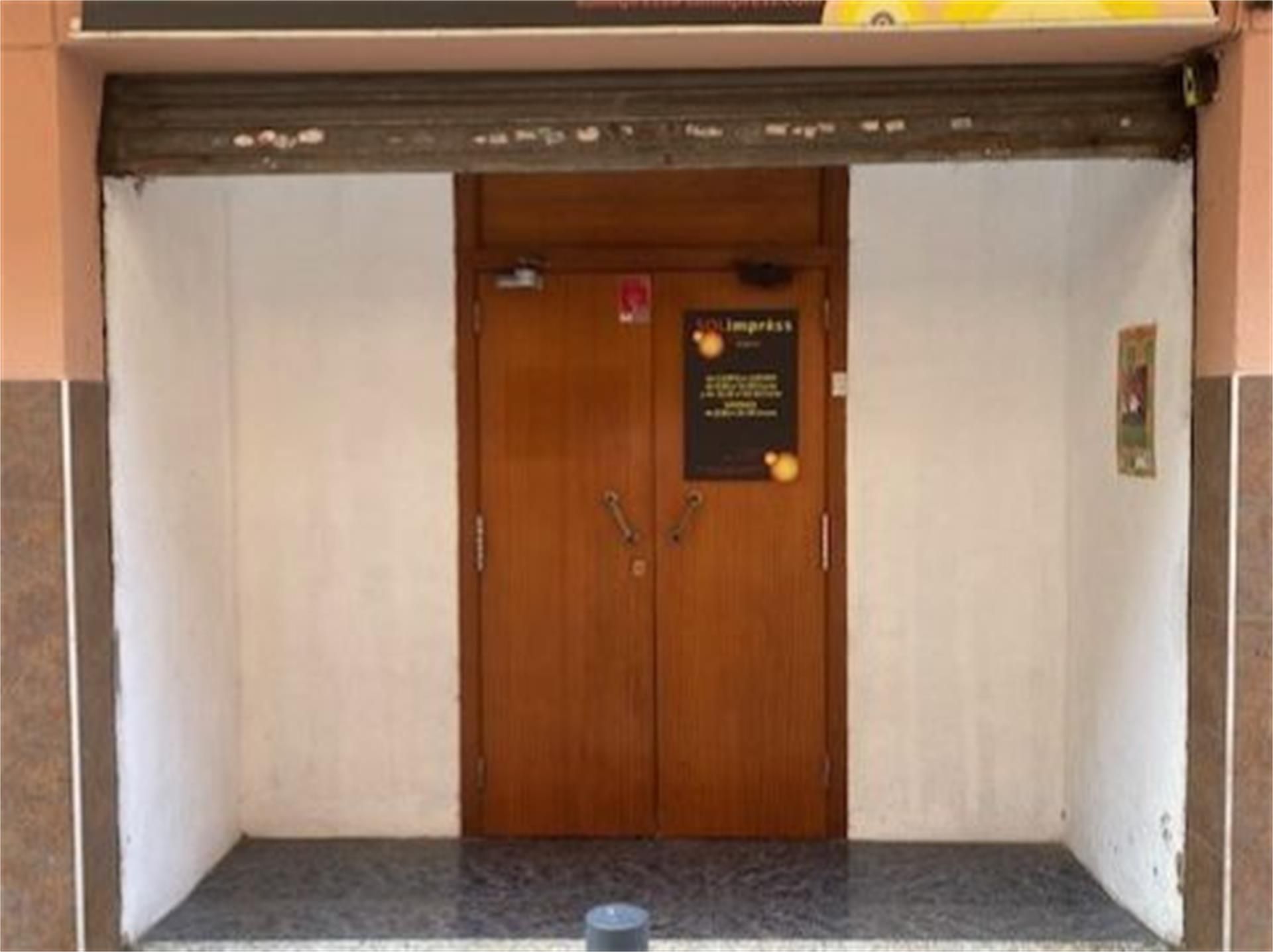 Premises for sale in L'Hospitalet de Llobregat  with Air Conditioner
