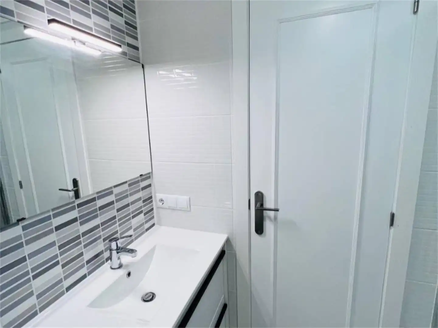 Baño de Apartamento en venta en Torrevieja con Aire acondicionado y Balcón