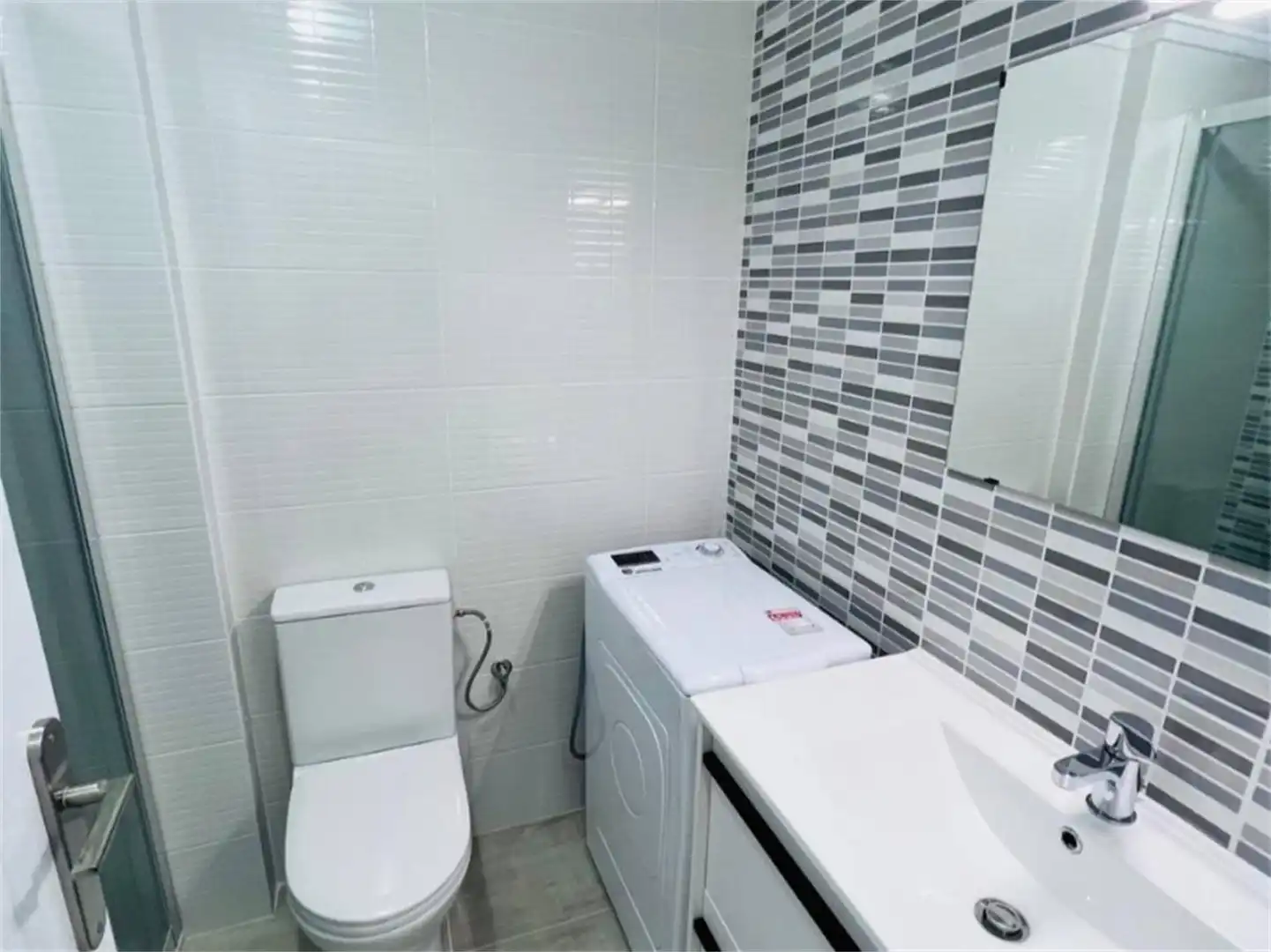 Baño de Apartamento en venta en Torrevieja con Aire acondicionado y Balcón