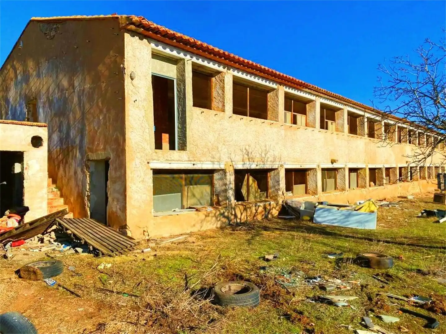 Terreno industrial en venta en Sinarcas Vista exterior de Terreno industrial en venta en Sinarcas