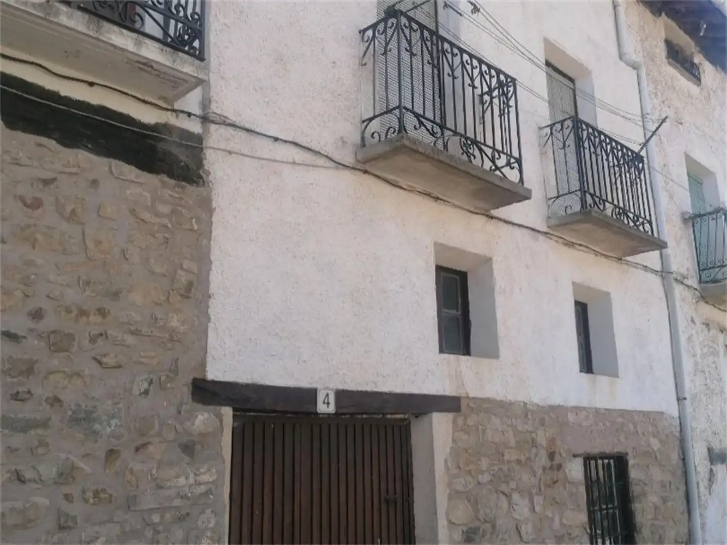 Casa adosada en venta en Calle Laredón, Villoslada de Cameros Vista exterior de Casa adosada en venta en Villoslada de Cameros con Balcón