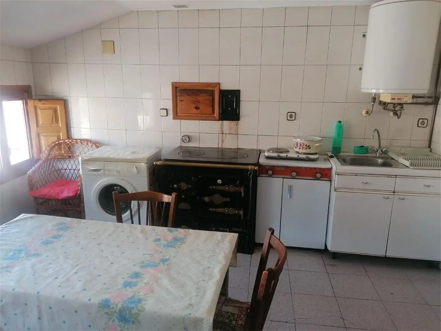 Casa adosada en venta en Calle Laredón, Villoslada de Cameros Cocina de Casa adosada en venta en Villoslada de Cameros con Balcón