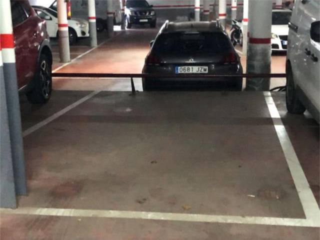 Garaje en Alquiler en Avinguda de la Llobatera en Cabrils