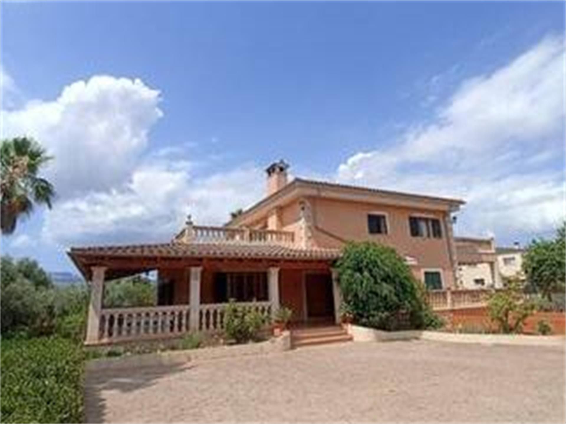 Vista exterior de Casa o xalet en venda en Marratxí amb Aire condicionat, Calefacció i Jardí privat