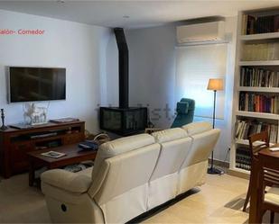 Living room of House or chalet for sale in Santa Cruz del Retamar  with Air Conditioner, Terrace and Swimming Pool