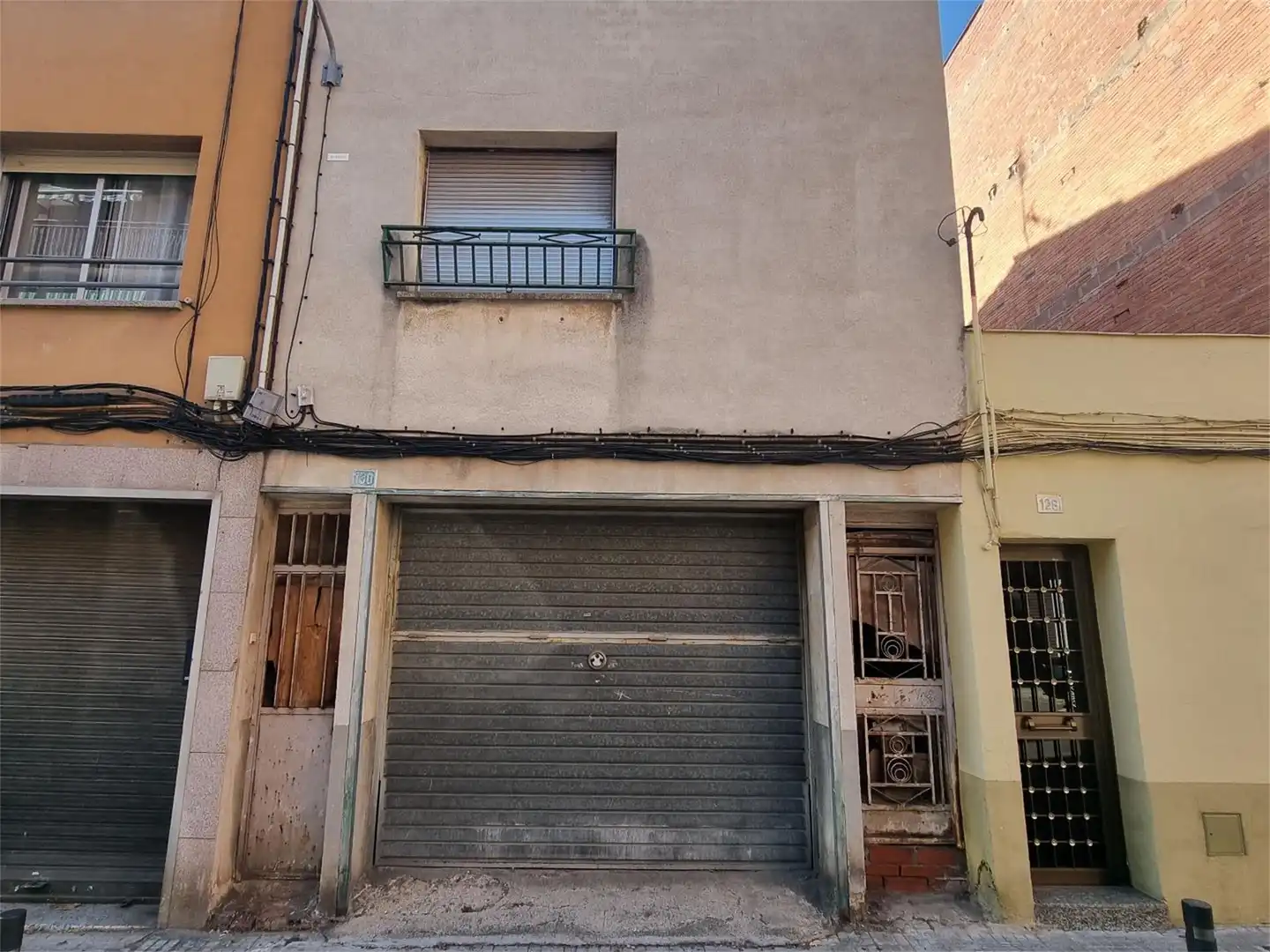Vista exterior de Casa adosada en venda en Terrassa