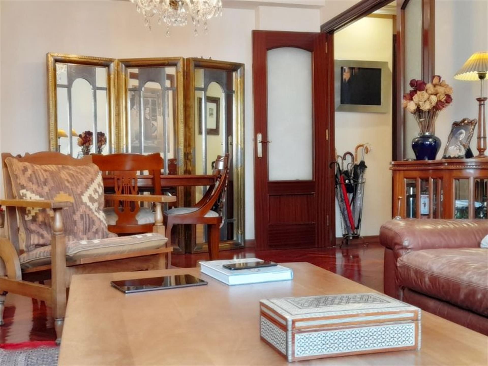 Living room of Flat for sale in Oviedo   with Parquet flooring, Terrace and Storage room
