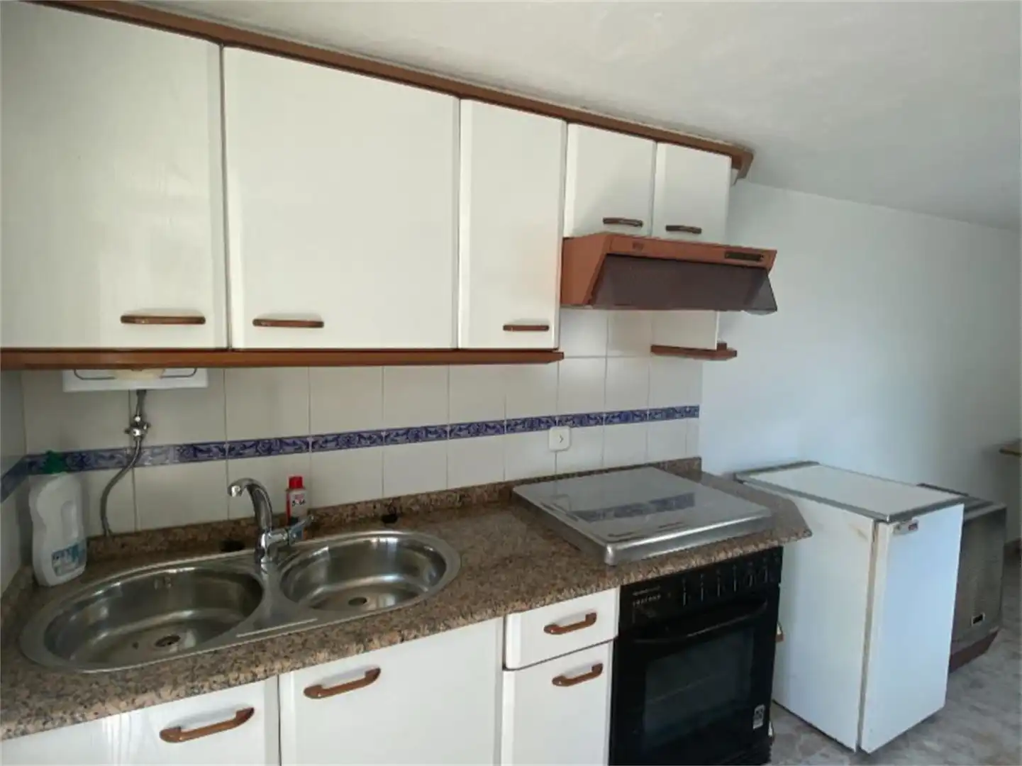 Dúplex en venda a Barrio Campaón, Oencia Cuina de Dúplex en venda en Oencia amb Moblat