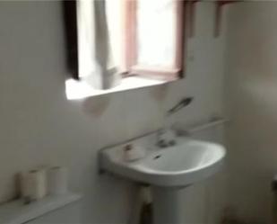 Bathroom of House or chalet for sale in Magaz de Cepeda  with Terrace and Balcony