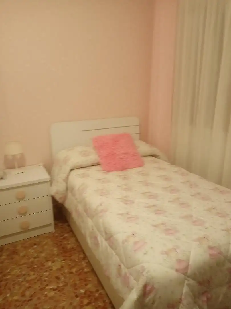 Piso en venta en Calle Santa María, 3, Herrera Habitación de Piso en venta en Herrera con Aire acondicionado