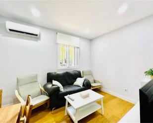 Living room of Flat for sale in  Sevilla Capital  with Air Conditioner, Parquet flooring and Storage room