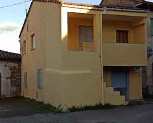 Vista exterior de Casa adosada en venda en Santa María de Ordás amb Balcó