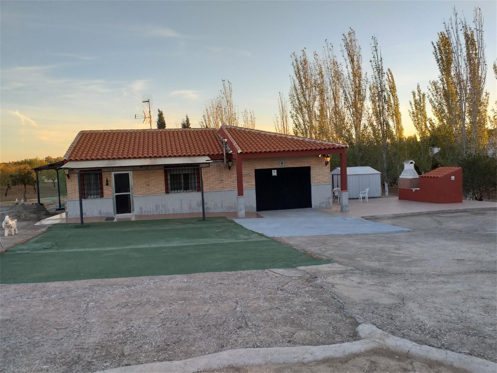 Vista exterior de Finca rústica en venda en San Martín de Montalbán amb Calefacció, Jardí privat i Traster
