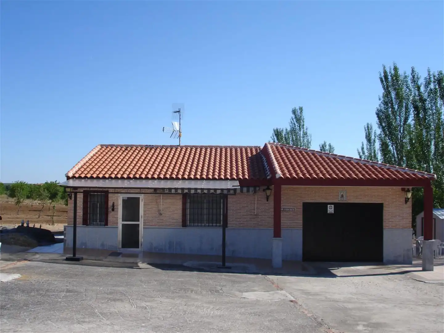 Finca rústica en venta en Calle Huerto, San Martín de Montalbán Vista exterior de Finca rústica en venta en San Martín de Montalbán con Calefacción, Jardín privado y Trastero