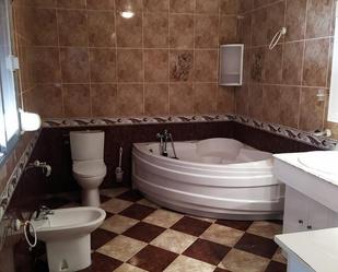 Bathroom of House or chalet for sale in  Jaén Capital  with Terrace, Storage room and Balcony