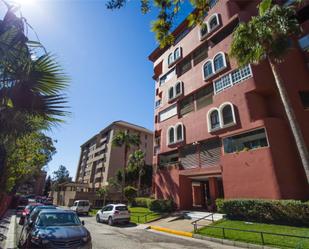 Vista exterior de Àtic en venda en Algeciras amb Aire condicionat, Calefacció i Parquet