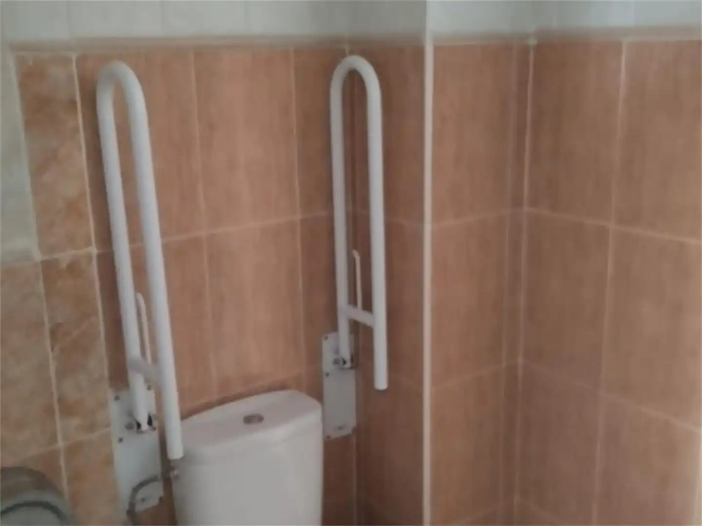 Bathroom of Commercial properties for rent in Fuenlabrada