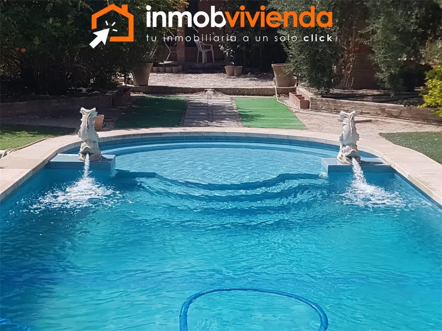 Casa o xalet en venda a Calle José Luis Parada, Paradas Piscina de Casa o xalet en venda en Paradas amb Jardí privat, Terrassa i Piscina