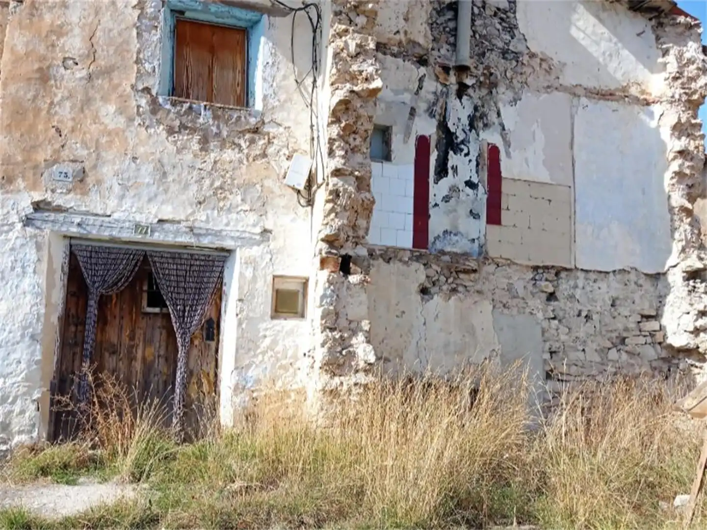 Außenansicht von Einfamilien-Reihenhaus zum Verkauf in Fortanete