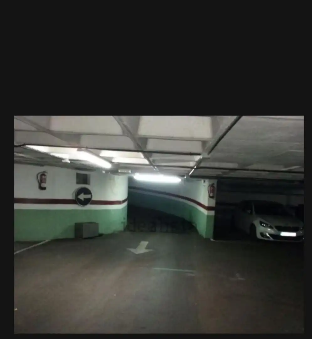 Garage for rent in Calle de Carballino, Valderas - Los Castillos