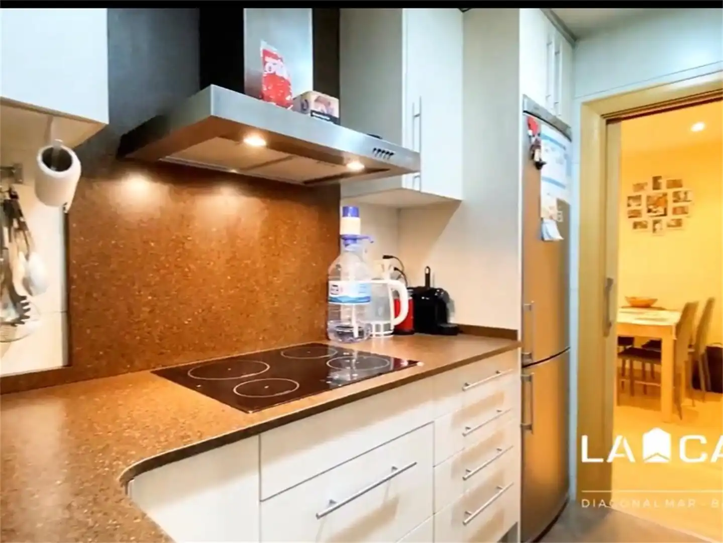 Room in Rambla de Prim, El Besós i el Maresme Kitchen of Flat for share in Barcelona with Air Conditioner, Heating and Parquet flooring