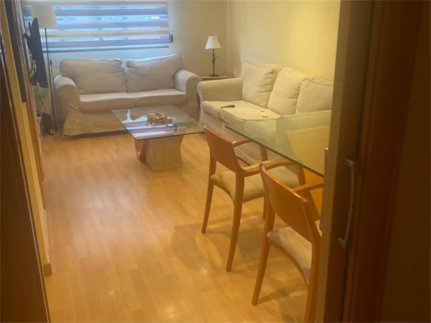 Room in Rambla de Prim, El Besós i el Maresme Living room of Flat for share in Barcelona with Air Conditioner, Heating and Parquet flooring