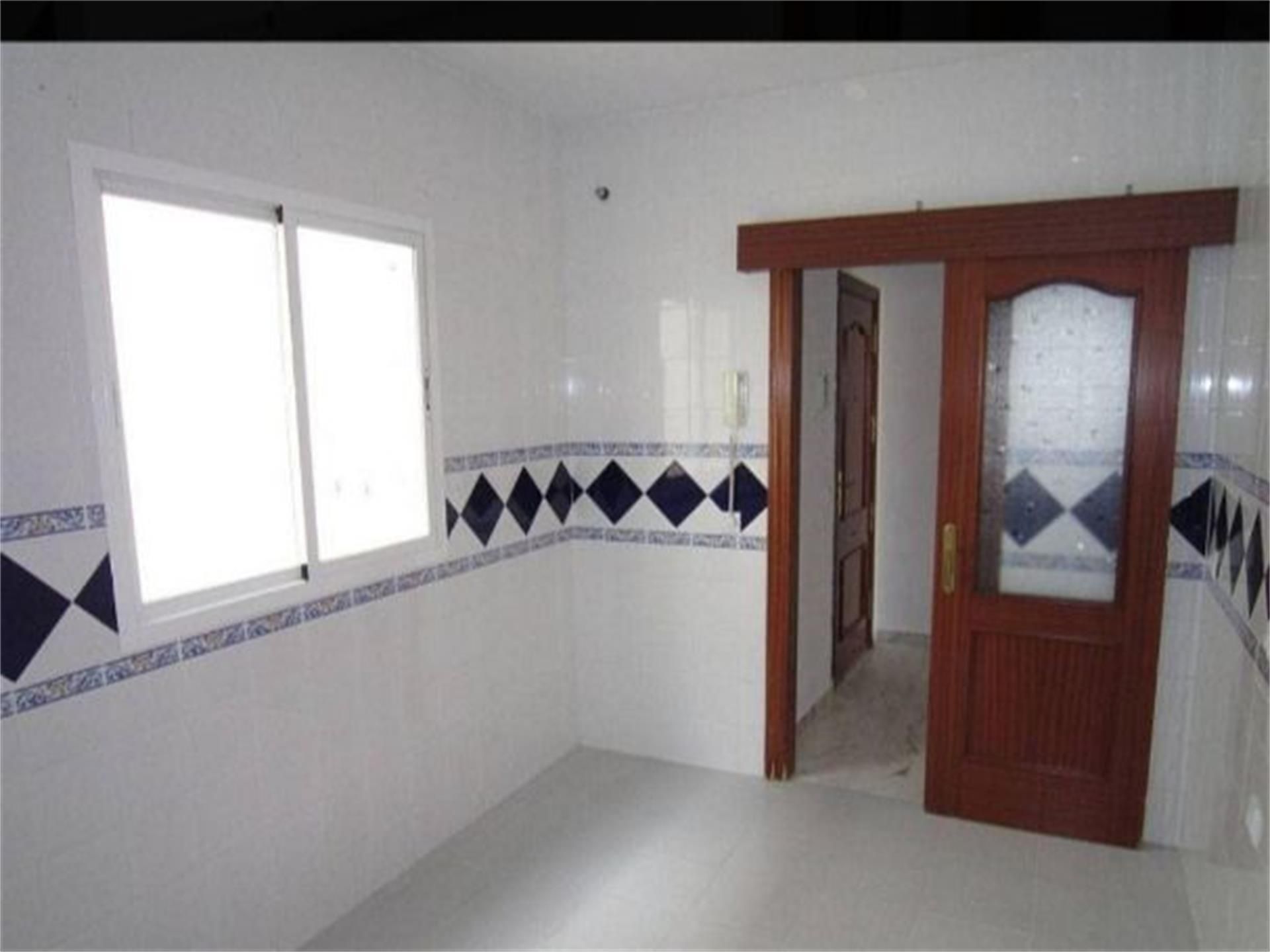 Flat for sale in Algeciras  with Private garden, Storage room and Community parking